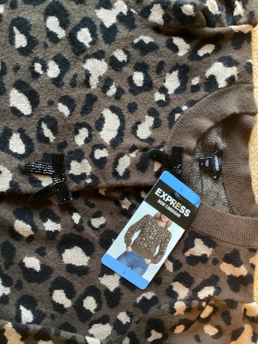 Express Bow Cardigan leopard print sweater - Picture 4 of 5